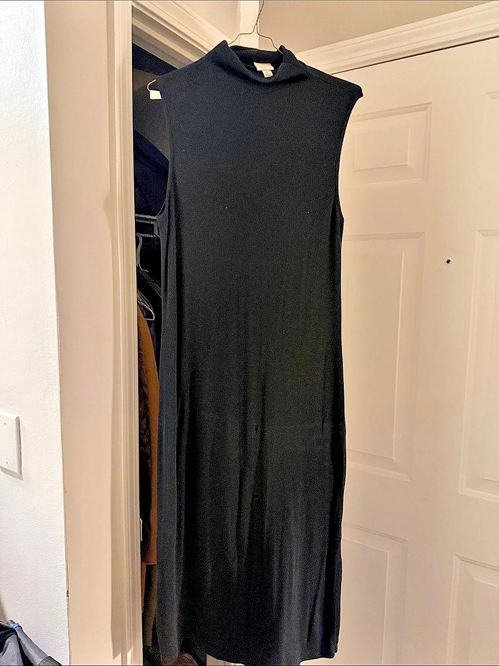 New days Sleeveless Maxi Dress in Black Size Large Like New